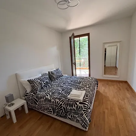 Casa Lella 7 *